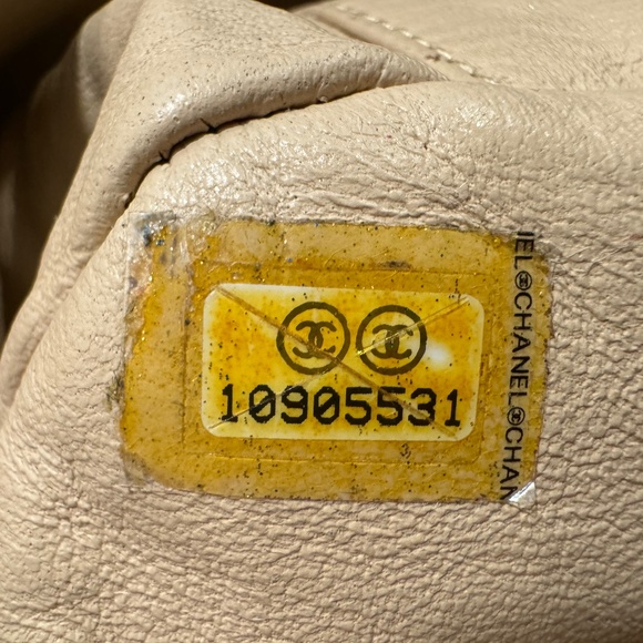 Vintage CHANEL Leather Luxe Ligne accordion flap bag - Picture 7 of 17